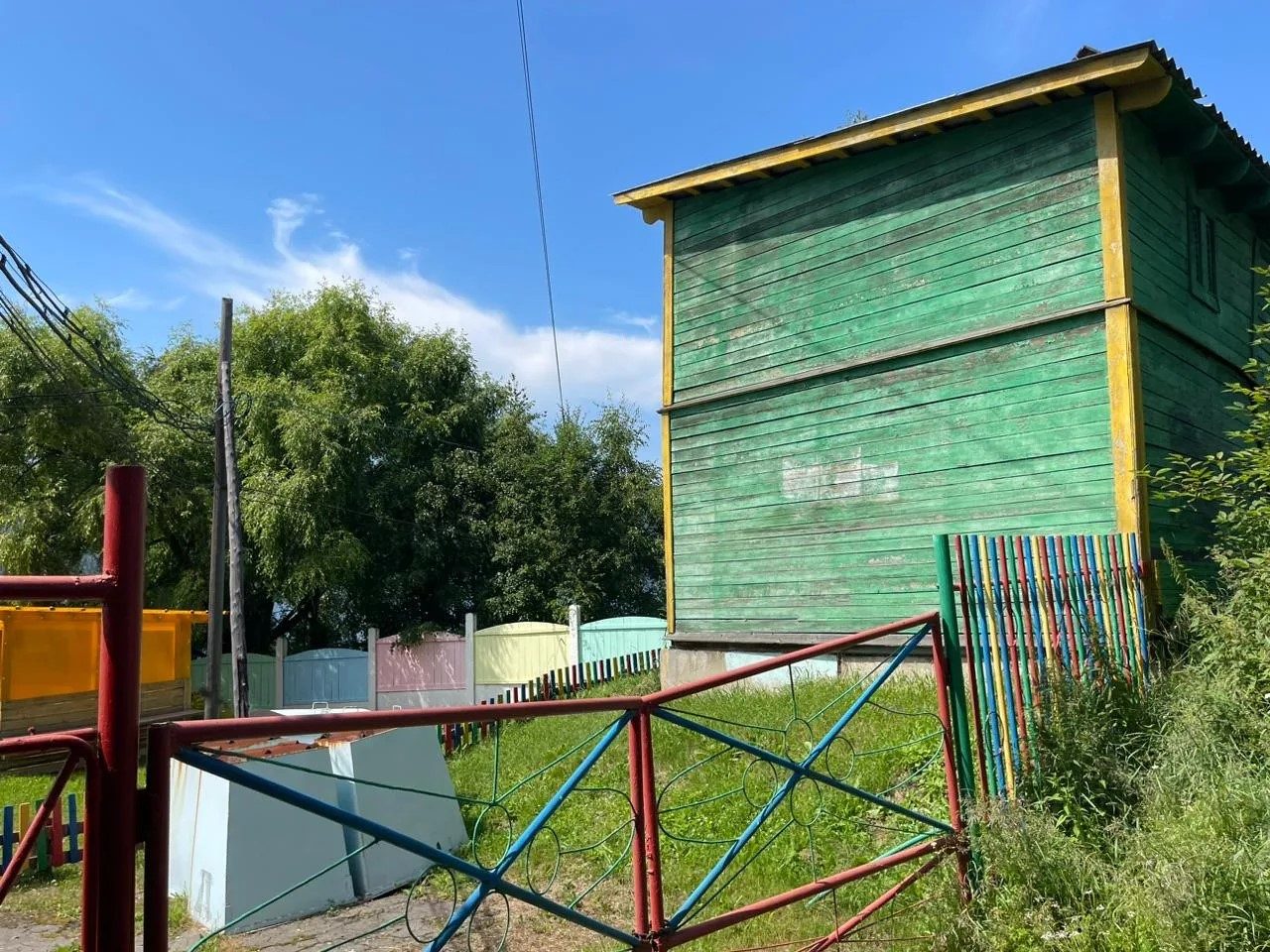 Иркутский район, р.п. Листвянка, ул. Октябрьская, 1 А